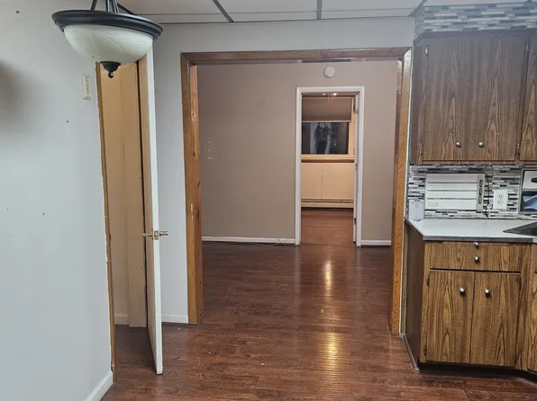 289 Nagel Street image 3 of 18