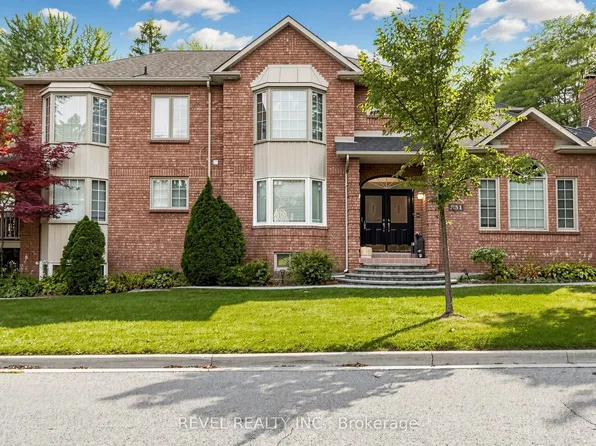 831 Regal Cres, Pickering, ON L1X 2P8