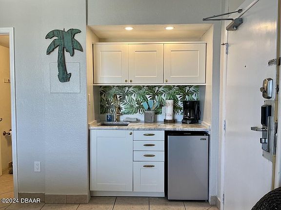 3rd image of 2301 S Atlantic Ave #529