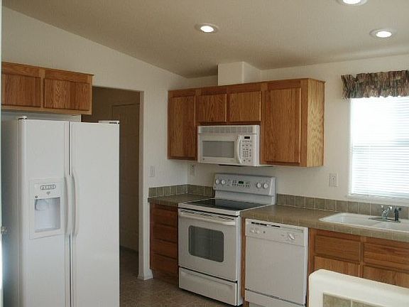Kitchen - Lots of light, tons of storage & newer Appliances