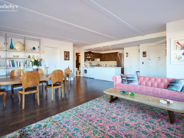 240 East Tenth Street image 3 of 11