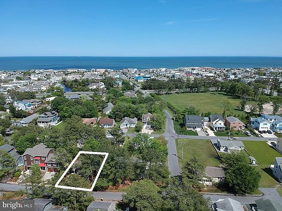 2nd image of 420 Weigand Ave