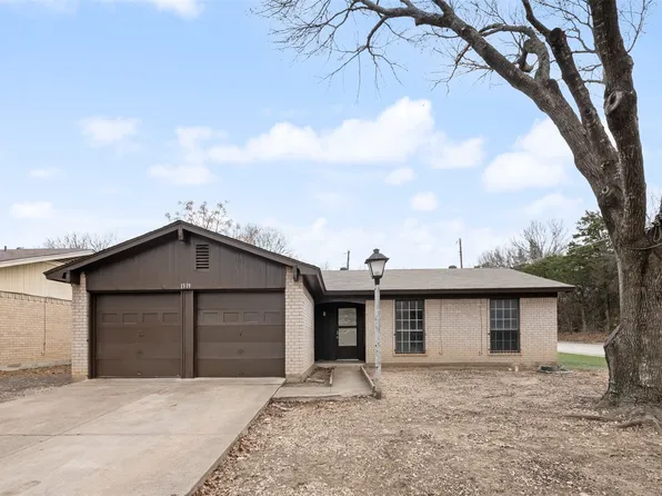 1319 Saturn Dr, Cedar Hill, TX 75104