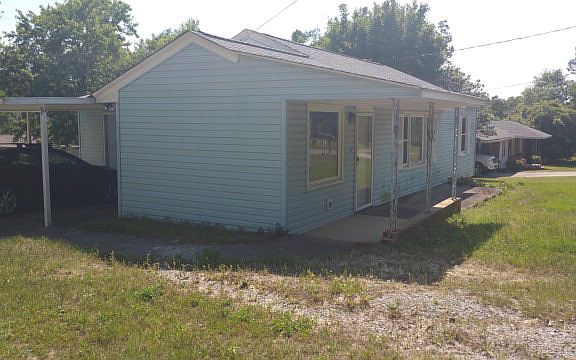 3rd image of 123 Teresa Ave