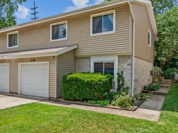 206 Troy Ln, Lombard, IL 60148