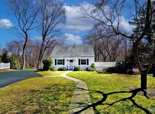 135 Pascack Rd, Washington Township, NJ 07676