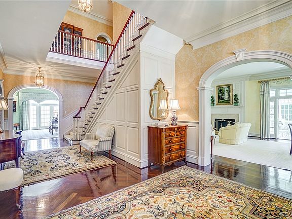 3rd image of 501 Rivergate Dr