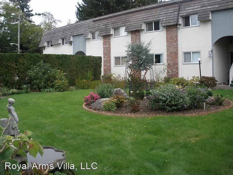 2nd image of 133 SW Normandy Rd APT 16