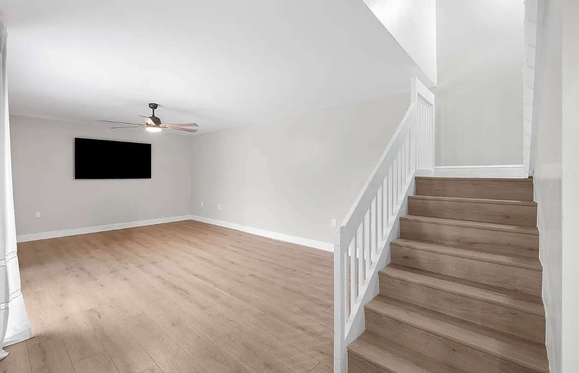 2 bed, 2.5 bath, 1264 sqft, $3,050 — Photo 3