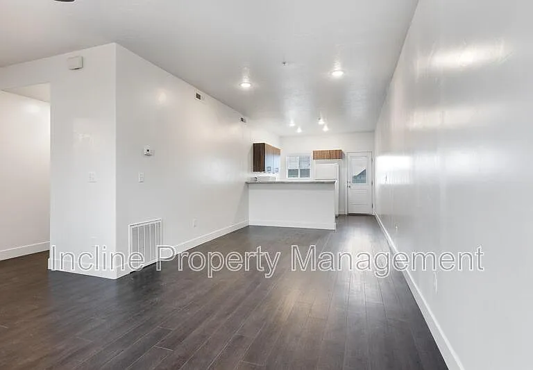 1389 Northfield Rd #8 — Photo 5