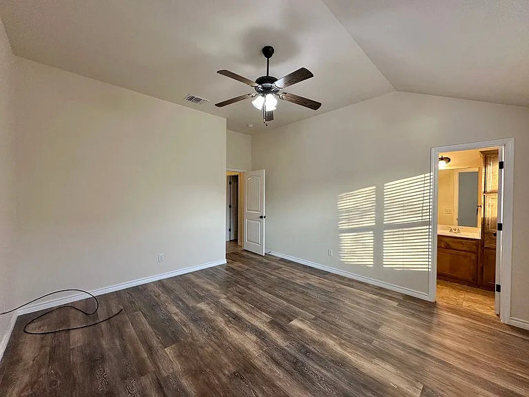 507 Sladecek Dr — Photo 22