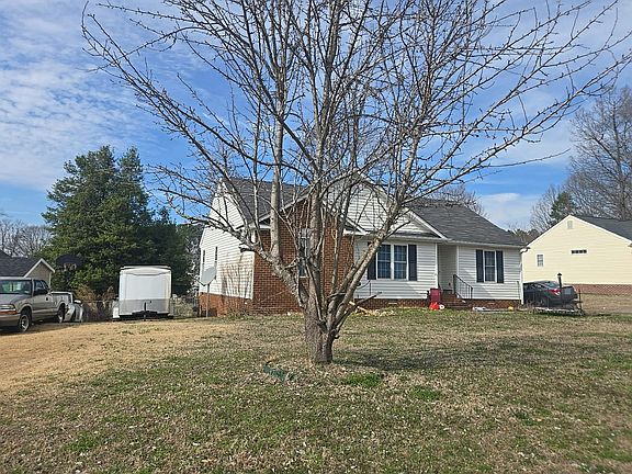 3rd image of 6458 Heather Way