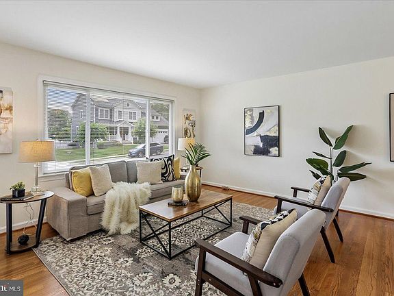 5th image of 3604 Heritage Ln