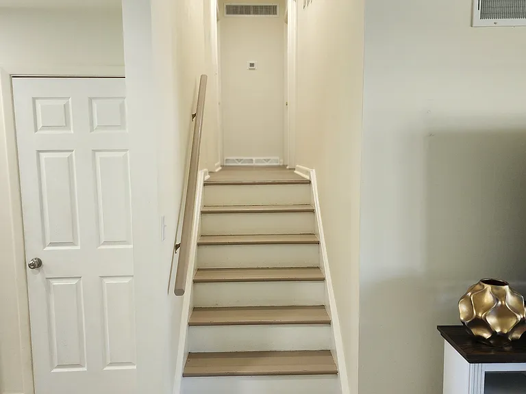 1318 Kenwood Rd — Photo 15