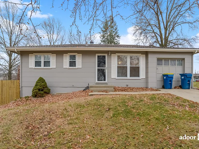 405 Grant St — Photo 1