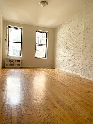 Rented by Jonis Realty | media 1