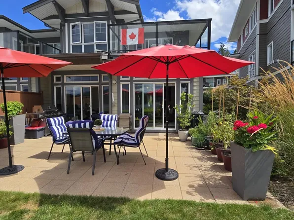 5915 Beachgate Ln, Sechelt, BC V7Z 0S3