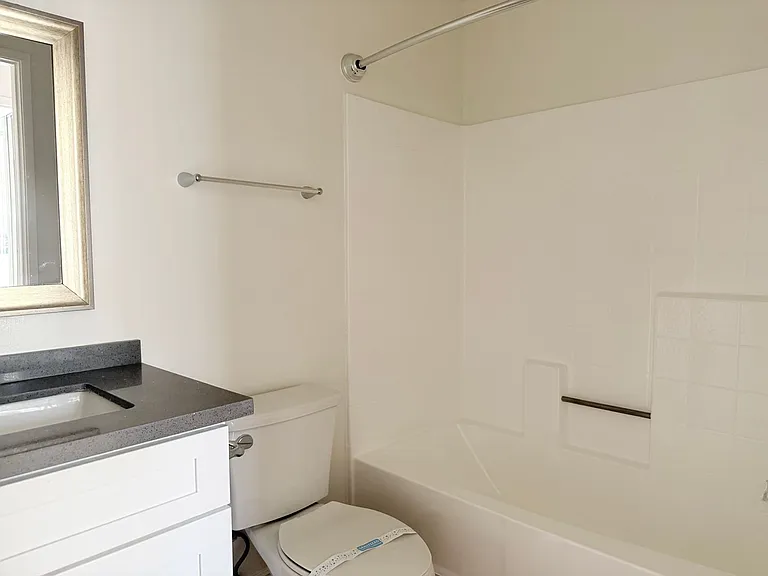 Perfectly situated 2 bedroom and 2 bathroom ! — Photo 21