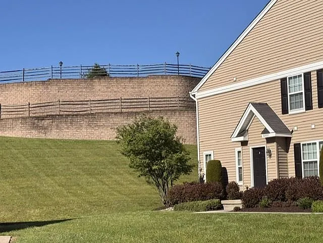 6000 Valley Forge Dr — Photo 2