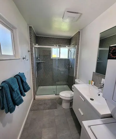 1424 SE Rogue Dr #D — Photo 4
