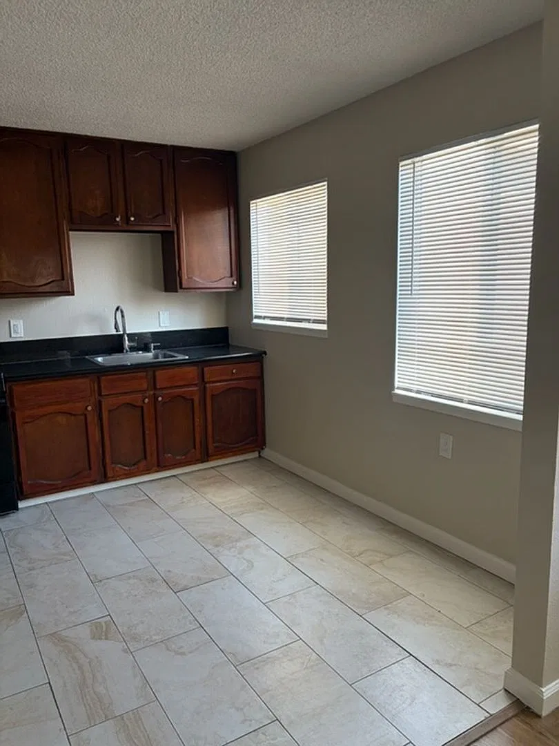 (217): 193, 195 22nd St, 2130 Bissell, — Photo 4