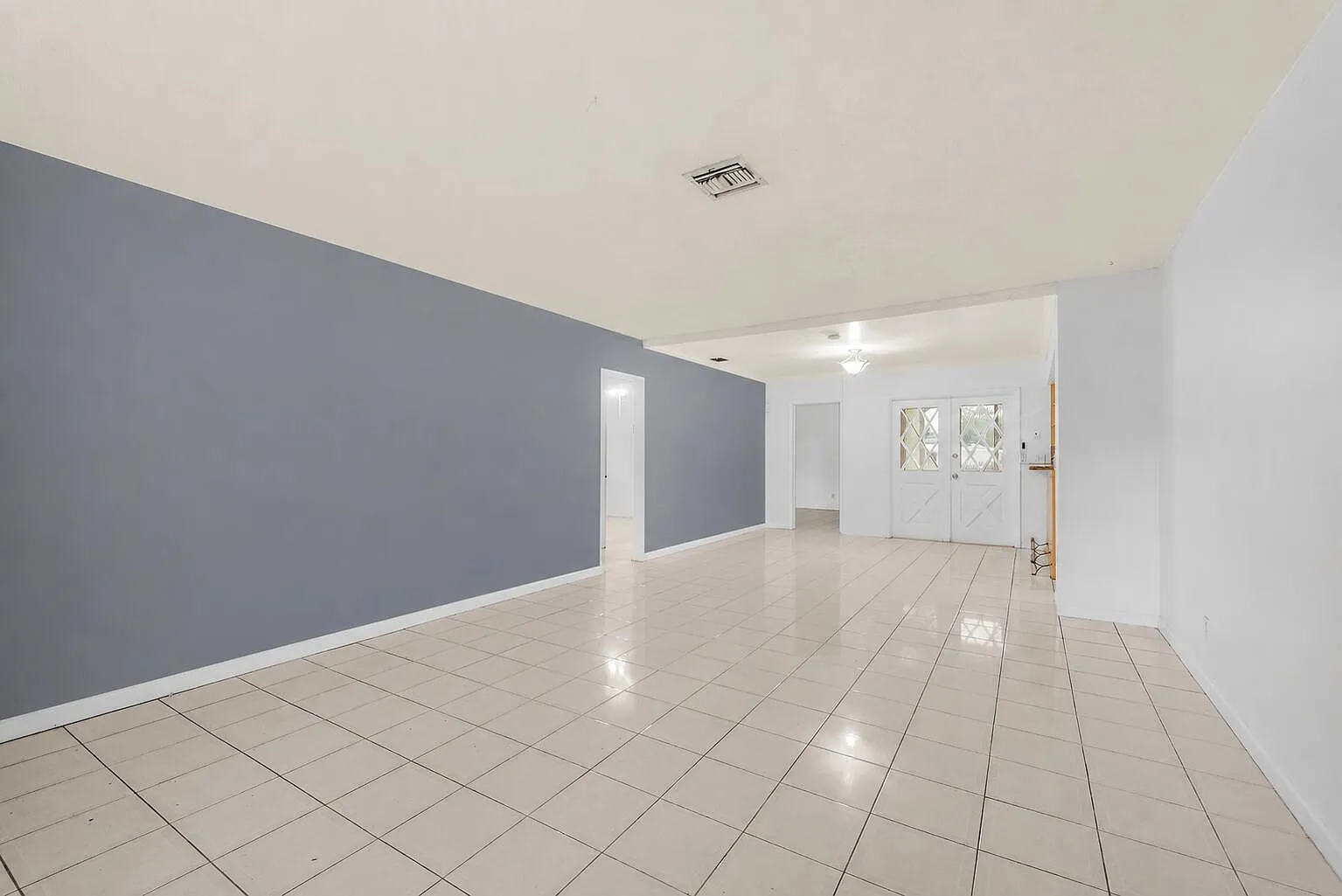 3 bed, 2.0 bath, 1344 sqft, $2,900 — Photo 3