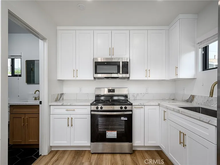 918 N Enid Ave — Photo 11