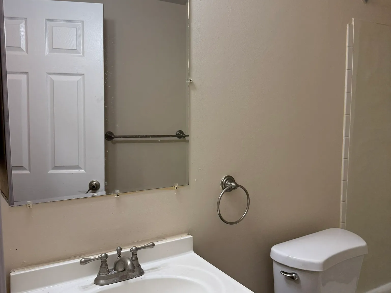 2 bed, 1190 sqft, $2,100 — Photo 3