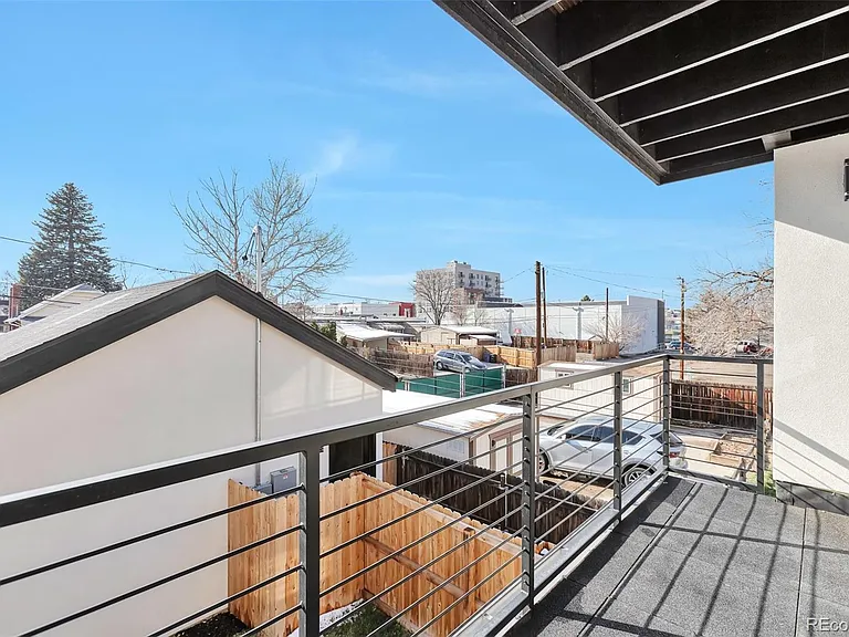 1453 Irving St — Photo 18