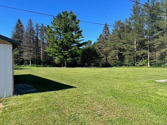 3rd image of 18515 E North Caribou Lake Rd