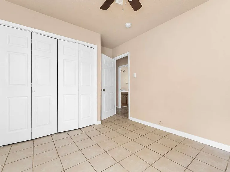 218 E Villaret Blvd — Photo 14