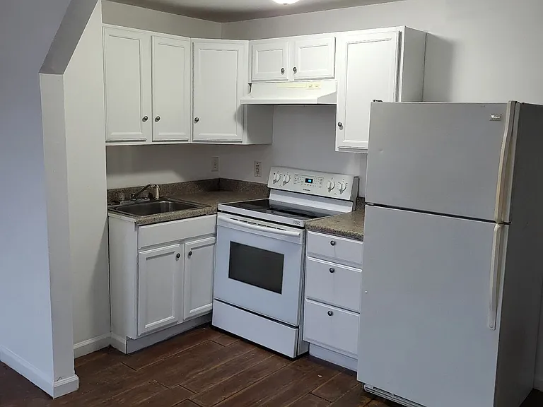 111 Richmond St #C — Photo 1