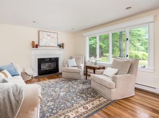 8 Woodridge Rd, Durham, NH 03824