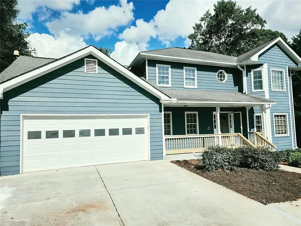 4 bed, 2.5 bath, 2116 sqft, $2,500 — Photo 2