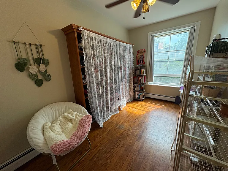 2nd bedroom or office space. Again with the natural light.