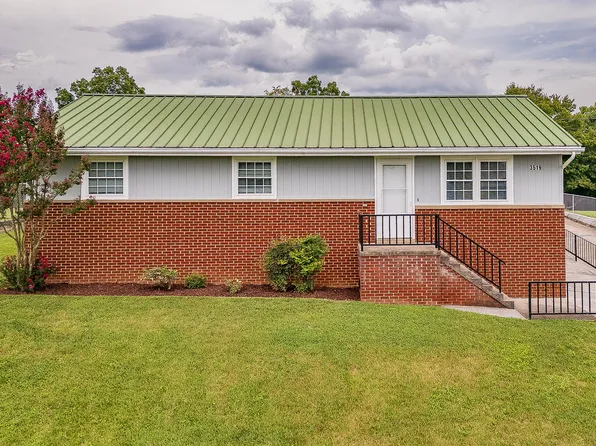 3519 Rustic Hills Dr, Kingsport, TN 37660