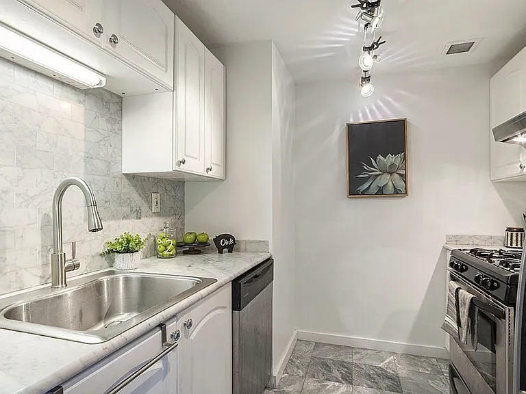 15 N Beacon St #428 — Photo 1