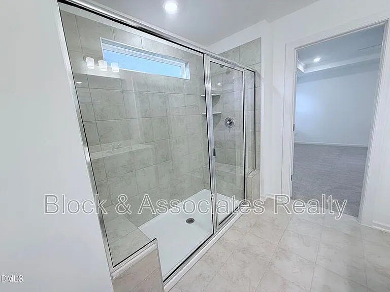 611 Contento Ct — Photo 17
