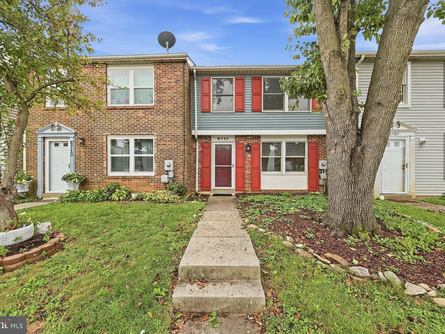 3 bed, 2.5 bath, 1280 sqft, $2,450 — Photo 2