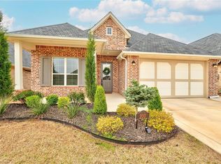 200 Pont De Normandie Ct, Edmond, OK 73034