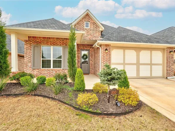 200 Pont De Normandie Ct, Edmond, OK 73034