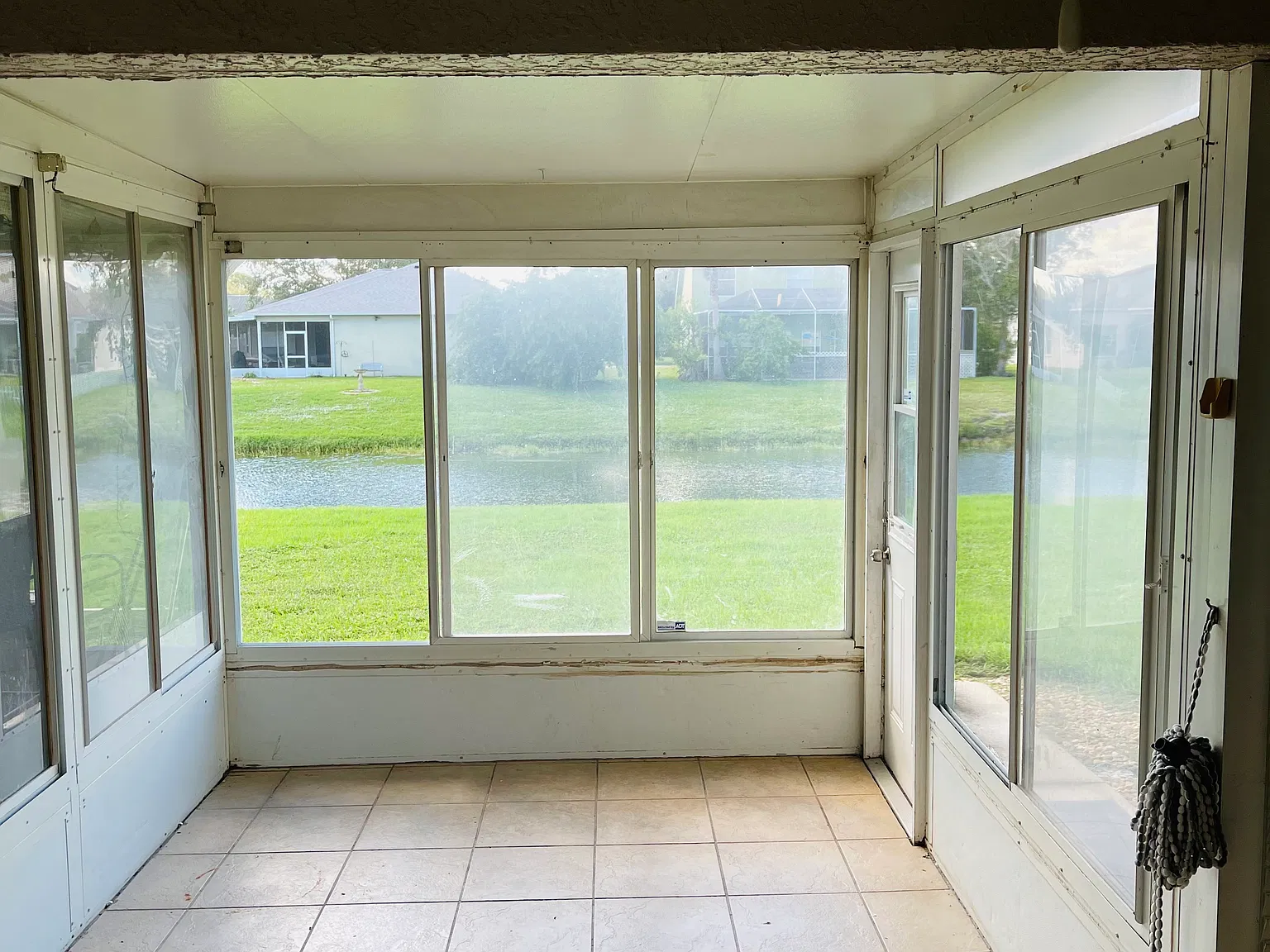 2 bed, 2.5 bath, 1396 sqft, $2,000 — Photo 2