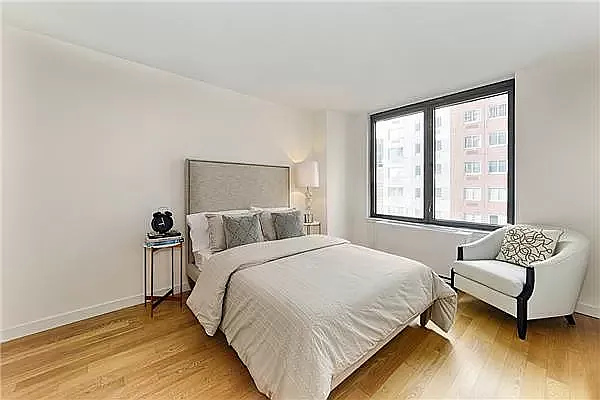 Rented by R New York | media 23