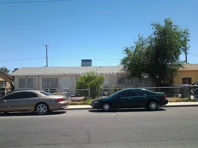 1st image of 1921 Hart Ave
