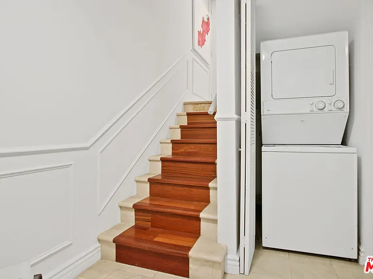 9303 Burton Way #A — Photo 22