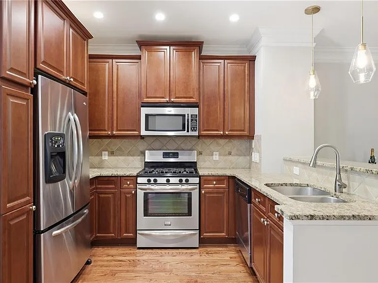 1237 Ashford Creek Park NE — Photo 3