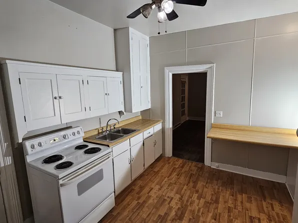 412 Forest St APT 3, Kalamazoo, MI 49001