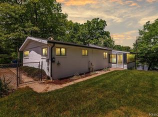 12048 Weiman Dr, Pinckney, MI