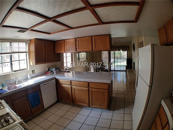 5th image of 3821 Leisure Ln