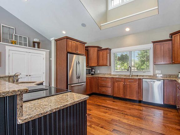 4th image of 4380 Oak Meadow Dr